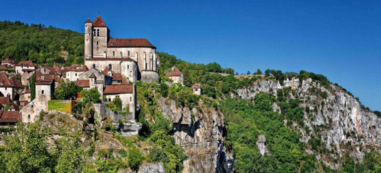 village perché pour un circuit des plus beaux villages du lot
