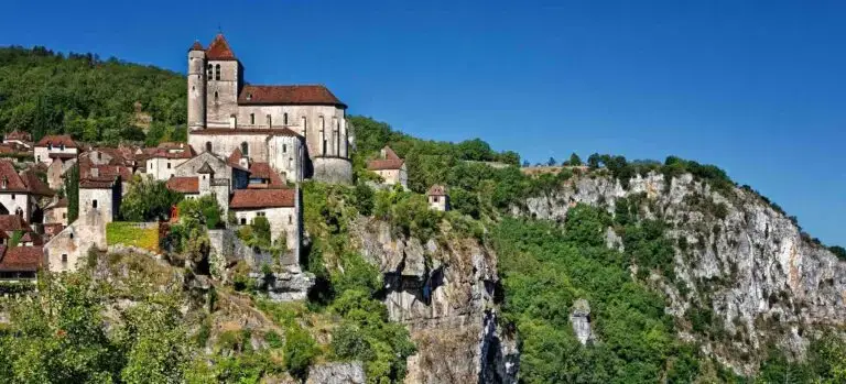 village perché pour un circuit des plus beaux villages du lot