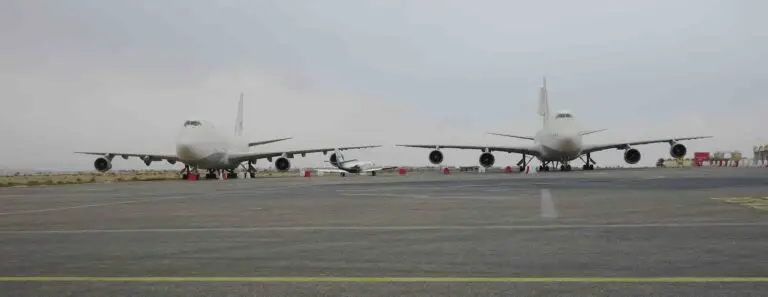 avion garés sur le tarmak
