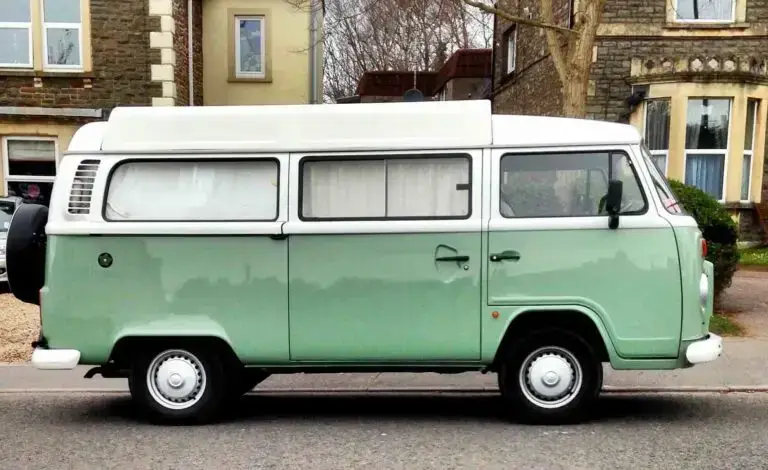 van vert iconique pour faire un road trip