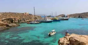 petite crique sur l'île de malte