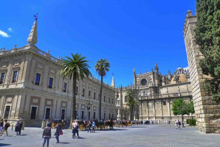 vue de séville pou un weekend ensoleillé au mois de février