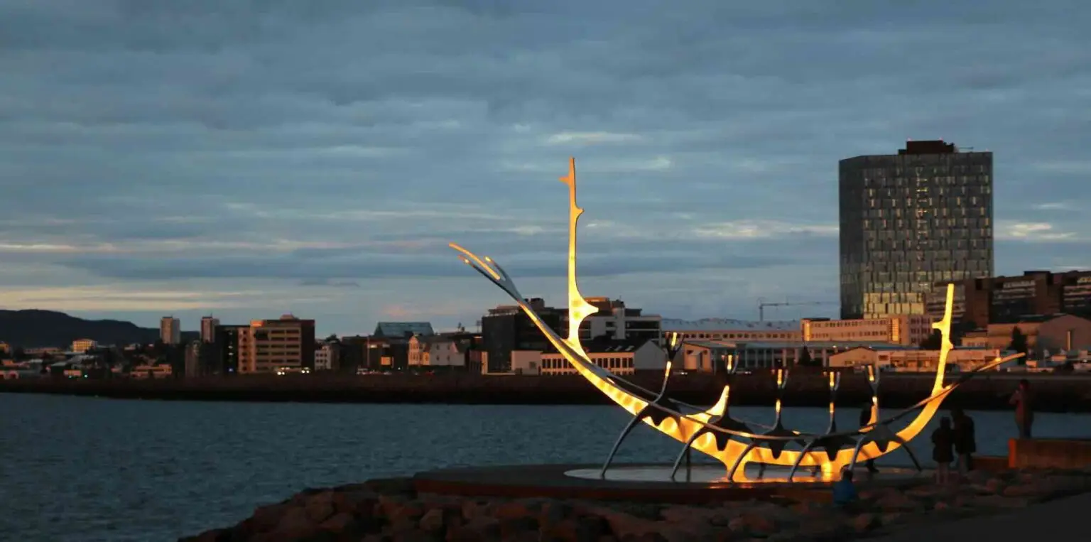 coucher de soleil sur Reikjabvik en novembre