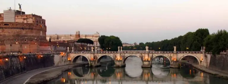 panorama d"'un pont de rome