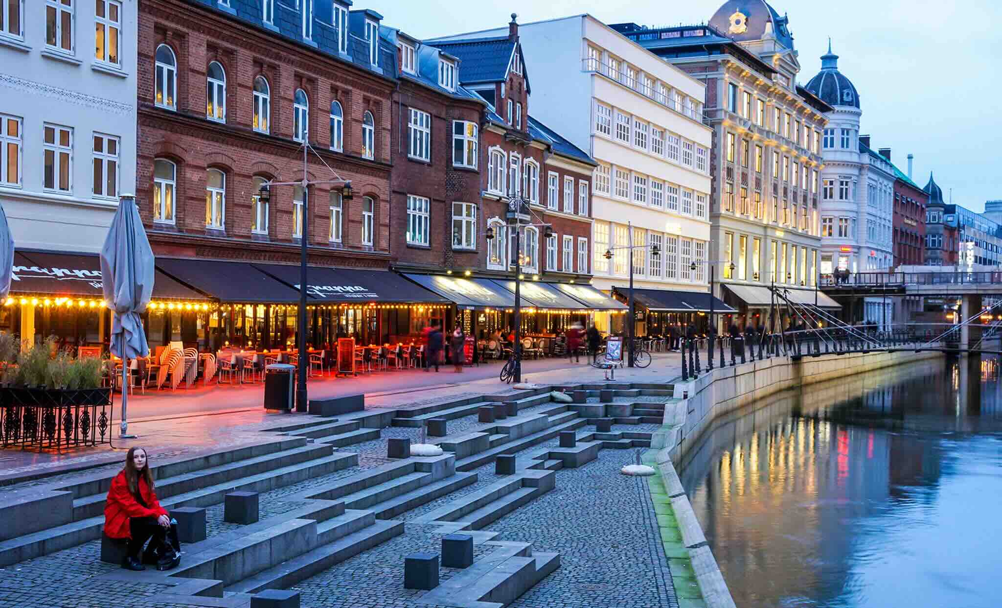 façades devant le port à Aarhus