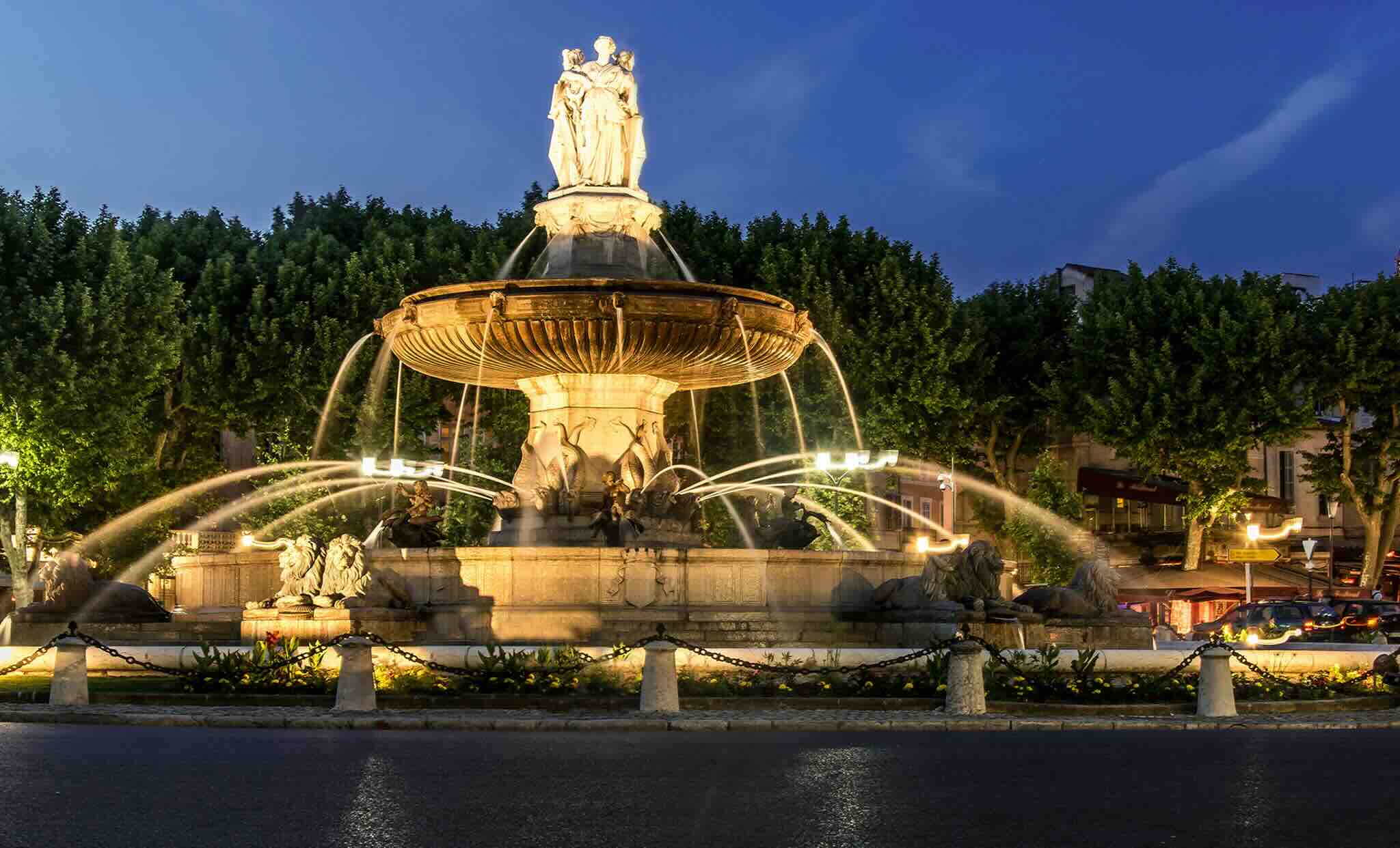 Fontaine de la rotonde à Aix en Provence