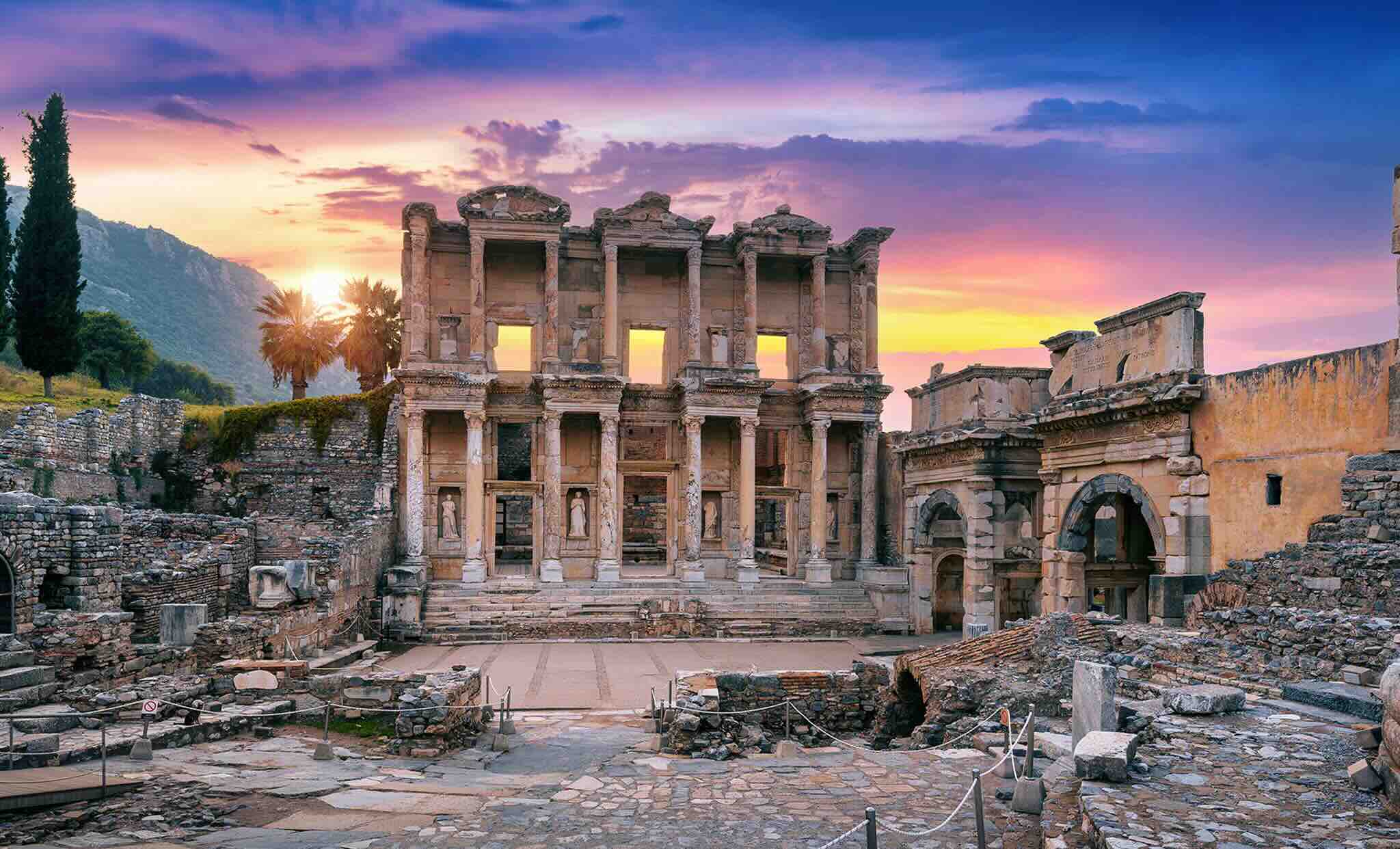 Ruines à Izmir au coucher du soleil