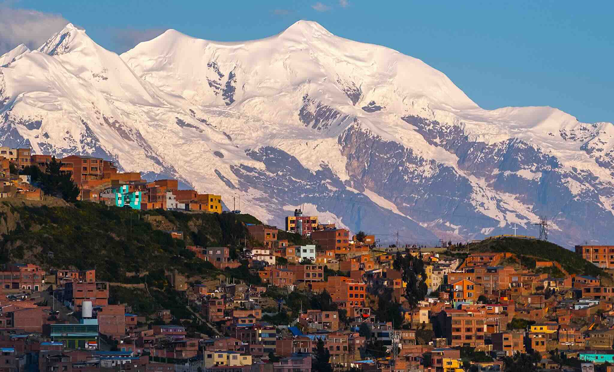 Vue de La Paz avec les montagnes environnantes