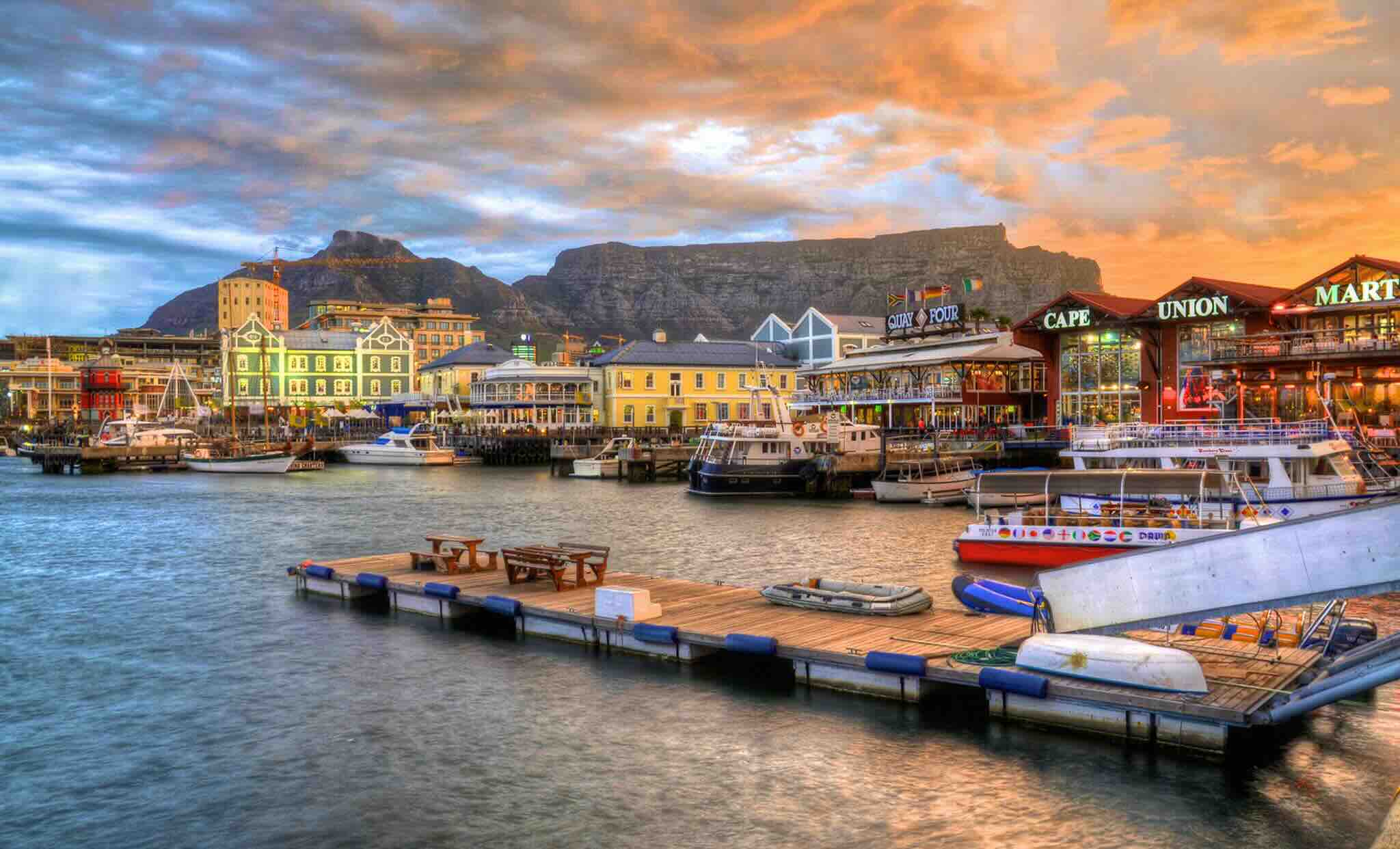Vue le soir du port à Le Cap