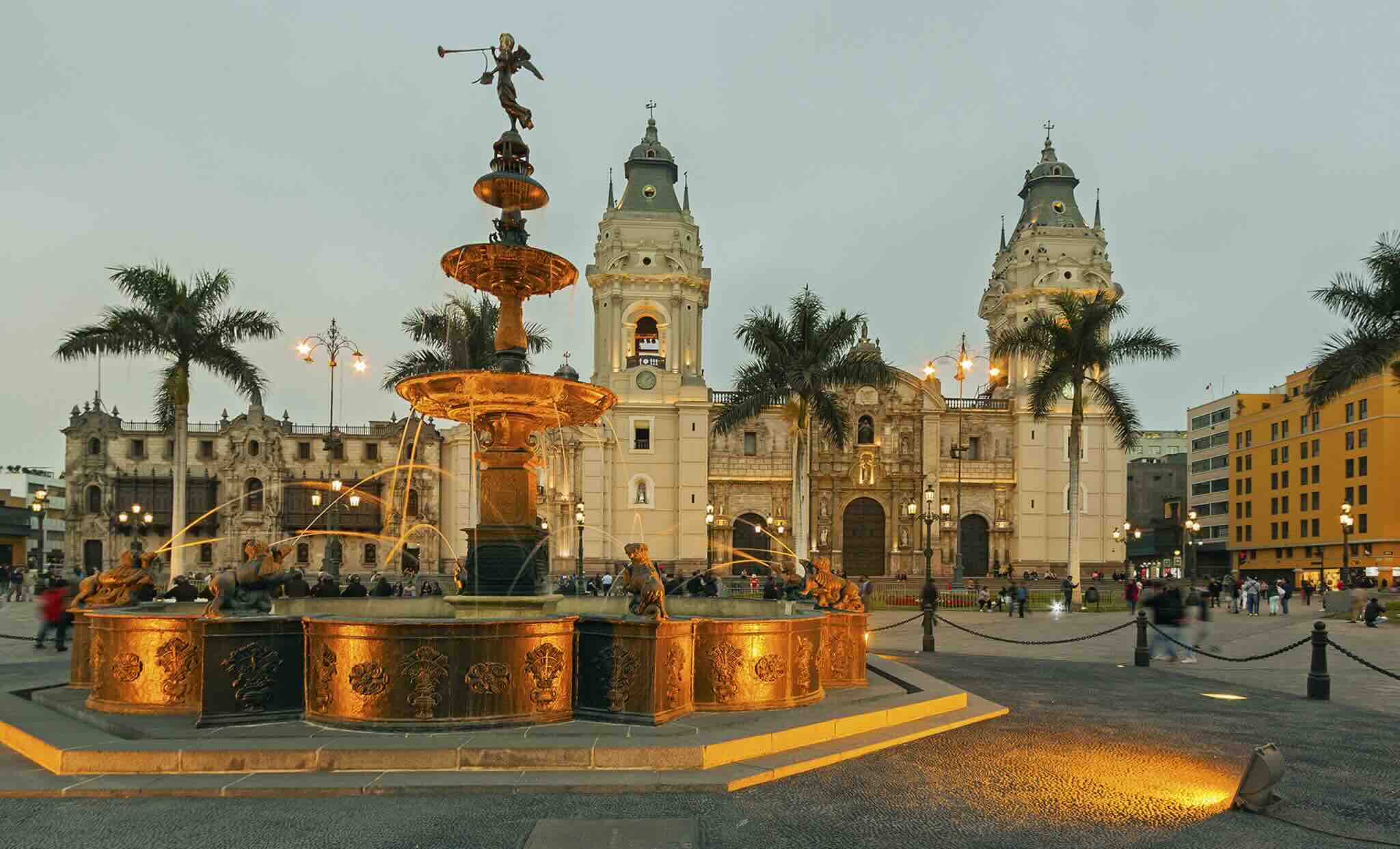 Place et fontaine de Lima