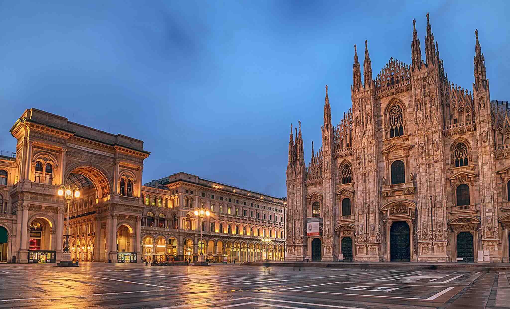 Cathédrale de Milan à la tombée de la nuit