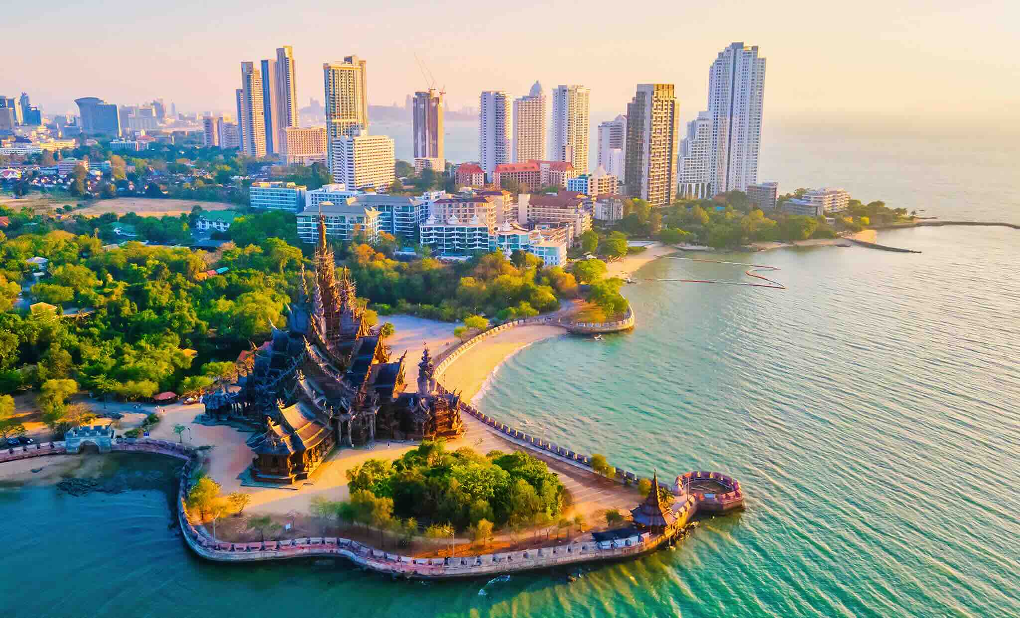 Temple et la ville de Pattaya