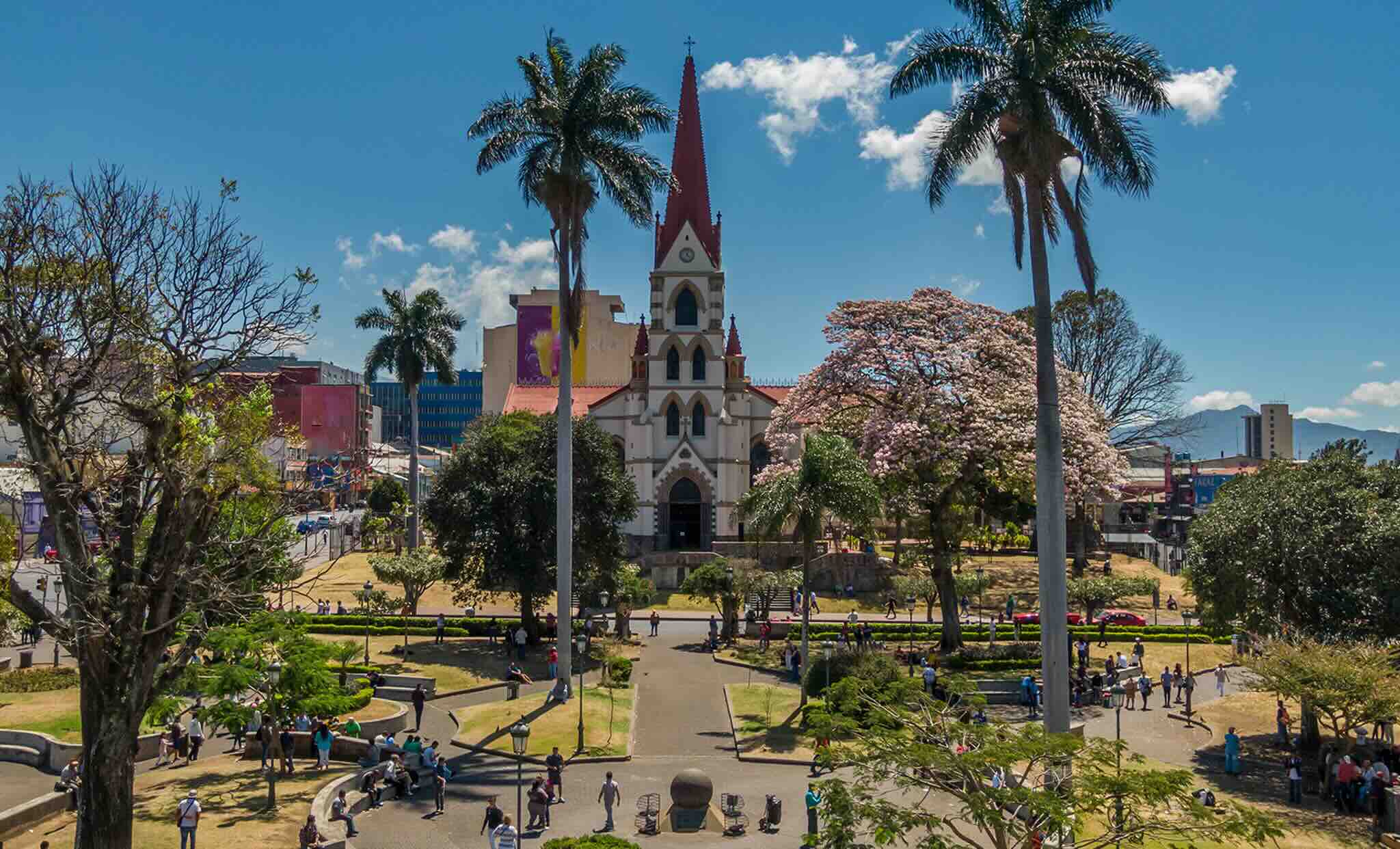 Eglise et un parc à San José