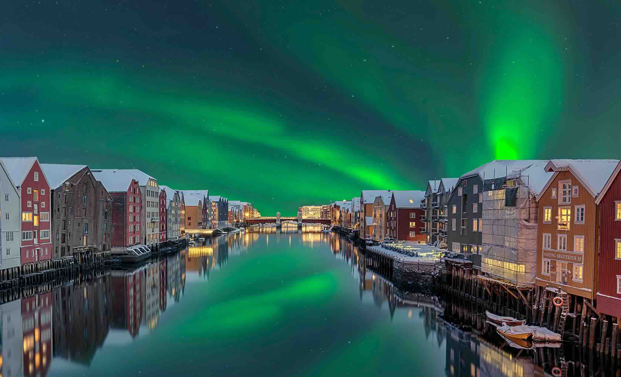 Aurores boléales sur Trondheim