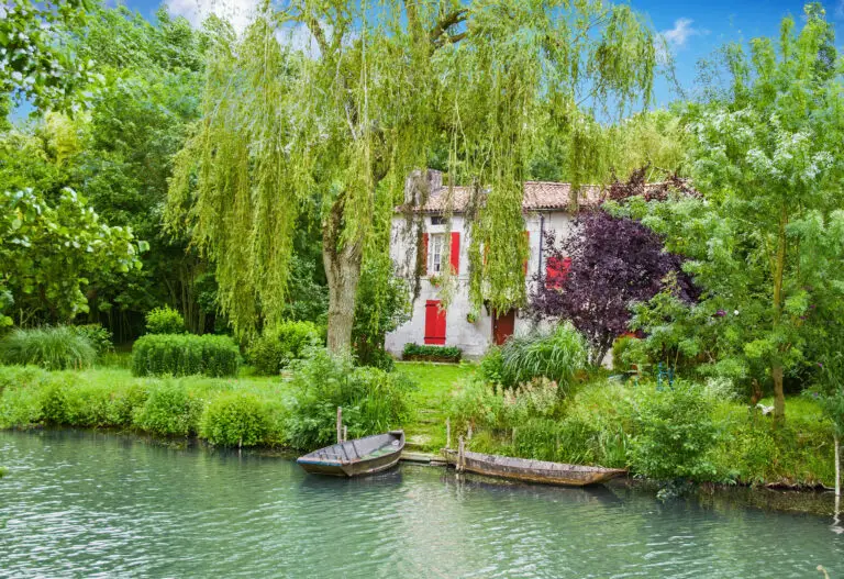 Petite maison campagnarde dans le Marais Poitevin pour partir 4 jours en France en mai