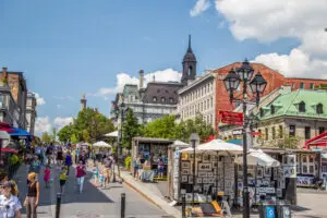 Petite rue tranquille de Montreal